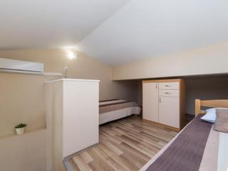 Apartments Nmn - Studio Apartment with Balcony 2 - Drvenik - 8