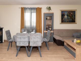 Five Bedroom Villa With Pool - Bogatić - 1
