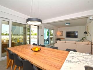 Refined and Inviting Villa in Kanfanar - Four Bedroom Villa with Pool - Kanfanar - 4