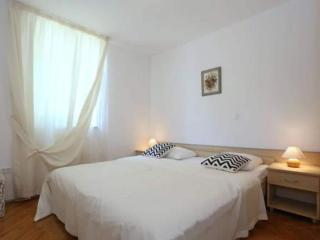 Beachfront apartment with 1 bedroom - Posedarje - 5