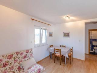 One Bedroom Apartment with Balcony - Trogir - 9