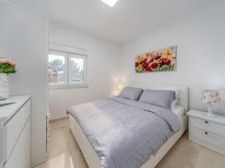 Villa Shaula 1 - Three Bedroom House with Pool - Šibenik (Sebenico) - 2