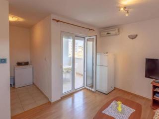 One Bedroom Apartment with Balcony - Trogir - 8
