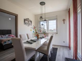 Trendy and Chic Apartment with Terrace and Private Garden - One Bedroom Apartment - Kaštela - 4