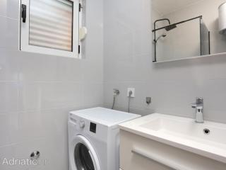 Holiday Home Nada Rogoznica - Six Bedroom Holiday Home - Rogoznica (Rogosnizza) - 4