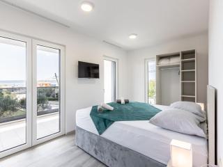 Villa Bonce - Five Bedroom Villa with Private Swimming Pool - Kaštela (Castelli) - 3