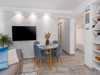 Two Bedroom Apartment with Terrace - 8