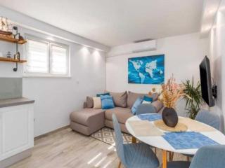 Two Bedroom Apartment with Terrace - Pula - 9