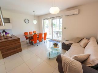 Charming Three Bedroom House Turanj - Turanj - 8