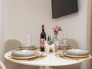 Modern City Escape - Two Bedroom Apartment with Balcony - Dubrovnik - 0