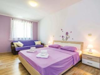 Cozy One Bedroom Apartment with Terrace - Brseč - 8