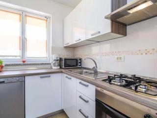 Cozy One Bedroom Apartment with Terrace - Brseč - 9