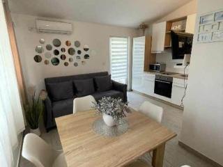 Apartments J&M 2- One Bedroom Apartment with Sea View - Rogoznica (Rogosnizza) - 3