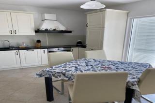 Apartman Daniela - Two Bedroom Apartment with Terrace and Sea View - Banjol - 9