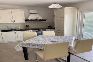 Apartman Daniela - Two Bedroom Apartment with Terrace and Sea View - Banjol - 0