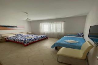 Apartman Daniela - Two Bedroom Apartment with Terrace and Sea View - Banjol - 4