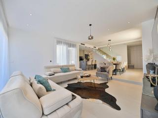 Villa Oasis - Five Bedroom Villa with Private Pool - Trogir (Traù) - 4