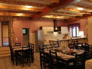 Three Bedroom Holiday Home with Private Pool - 5