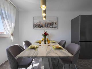 Kastel Stari Sunny Downtown Apartment with Terrace - One Bedroom Apartment with Terrace - 5