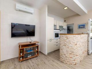 One Bedroom Apartment with Terrace and Sea View 4 - Zastražišće - 0
