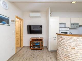 One Bedroom Apartment with Terrace and Sea View 4 - Zastražišće - 9