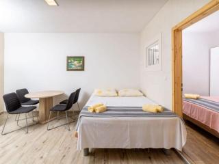 One Bedroom Apartment with Terrace and Sea View 4 - Zastražišće - 1