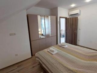 Villa Tamaris - Two Bedroom Holiday Home with Terrace and Swimming pool - 2