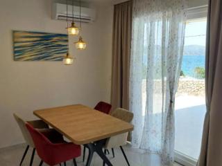 Villa Tamaris - Two Bedroom Holiday Home with Terrace and Swimming pool - Drvenik Mali - 8