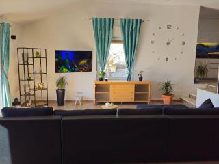 Holiday Home Sunrise - Three Bedroom Holiday Home - Omiš - 2
