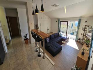 Holiday Home Sunrise - Three Bedroom Holiday Home - Omiš - 9