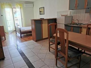 Apartments White House - Two Bedroom Apartment with Terrace 1 - Supetar - 5