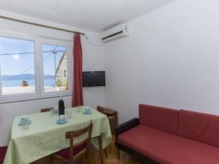 Two Bedroom Apartment with Terrace - Brist - 9