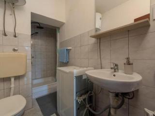 Three Bedroom Holiday Home - 2