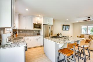 Walk to Park and Aquatic Center Airy Redding Home! - 3