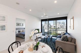 Panorama South Bank River View 2B Apartment - Brisbane - 0