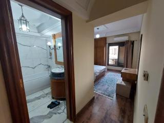 شقة فندقية بكورنيش المعادي بجوار اكاديمية السادات لأسر وعائلات excellent apartment In Cornish elmaadi nile view - 6