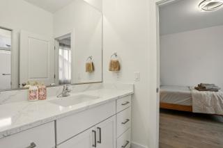 New build-beautiful lake view-5beds 12 sleeping - Anchorage - 1