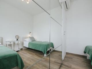 Spacious Luxury Trogir Apartments - Comfort Two Bedroom Apartment - Trogir - 2