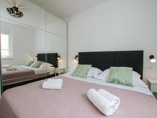 Spacious Luxury Trogir Apartments - Comfort Two Bedroom Apartment - Trogir - 3