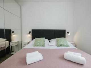 Spacious Luxury Trogir Apartments - Comfort Two Bedroom Apartment - Trogir - 1