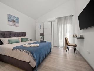 Three Bedroom Villa with Swimming Pool - Labin - 3