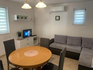 Apartments J&M 2 - One Bedroom Apartment with Terrace - Rogoznica (Rogosnizza) - 8