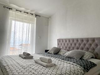 Luxury Lovran Apartments with Swimming Pool - Standard One Bedroom Apartment - Lovran - 1