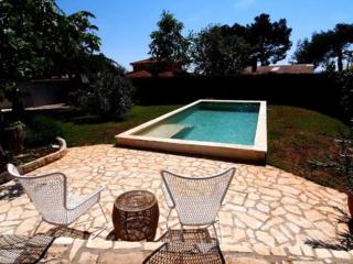 Seafront Dreamy Holiday Home Spina with Pool - Two Bedroom Holiday Home with Pool - Umag - 2