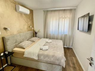 Villa With Pool - Vodice - 3