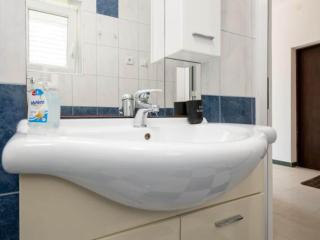 Holiday Home Violet - Three Bedroom Holiday Home - Pag - 2