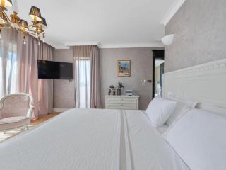Villa Carolus in Vodice - Five Bedroom Villa with Terrace and Swimming pool - Vodice - 1