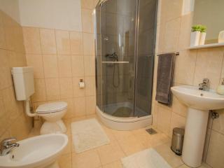 Tranquil Getaway Villa Prapatnica with Pool and Garden - Three Bedroom Villa with Pool - Prapatnica - 3