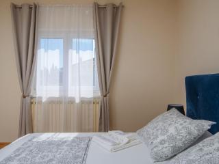 Modern Apartment Near Trogir Beach with Sea View Terrace and Lounge Area - Two Bedroom Apartment - Trogir - 3