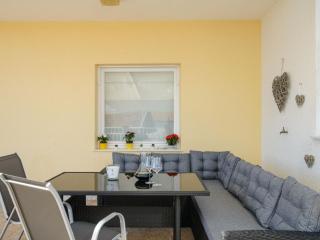 Modern Apartment Near Trogir Beach with Sea View Terrace and Lounge Area - Two Bedroom Apartment - Trogir - 9